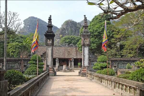 Cố đô Hoa Lư
